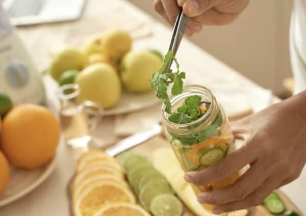 Potraviny, které přirozeně doplňují zdravou detoxikaci Potraviny, které přirozeně doplňují zdravou detoxikaci